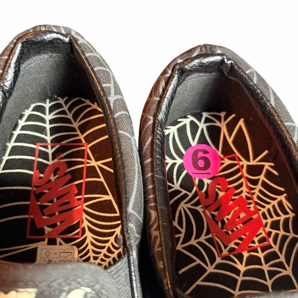 VANS CLASSIC SLIP-ON “GLOW FRIGHTS” HALLOWEEN SKATE SHOES WOMEN’S 7.5 / MEN’S 6